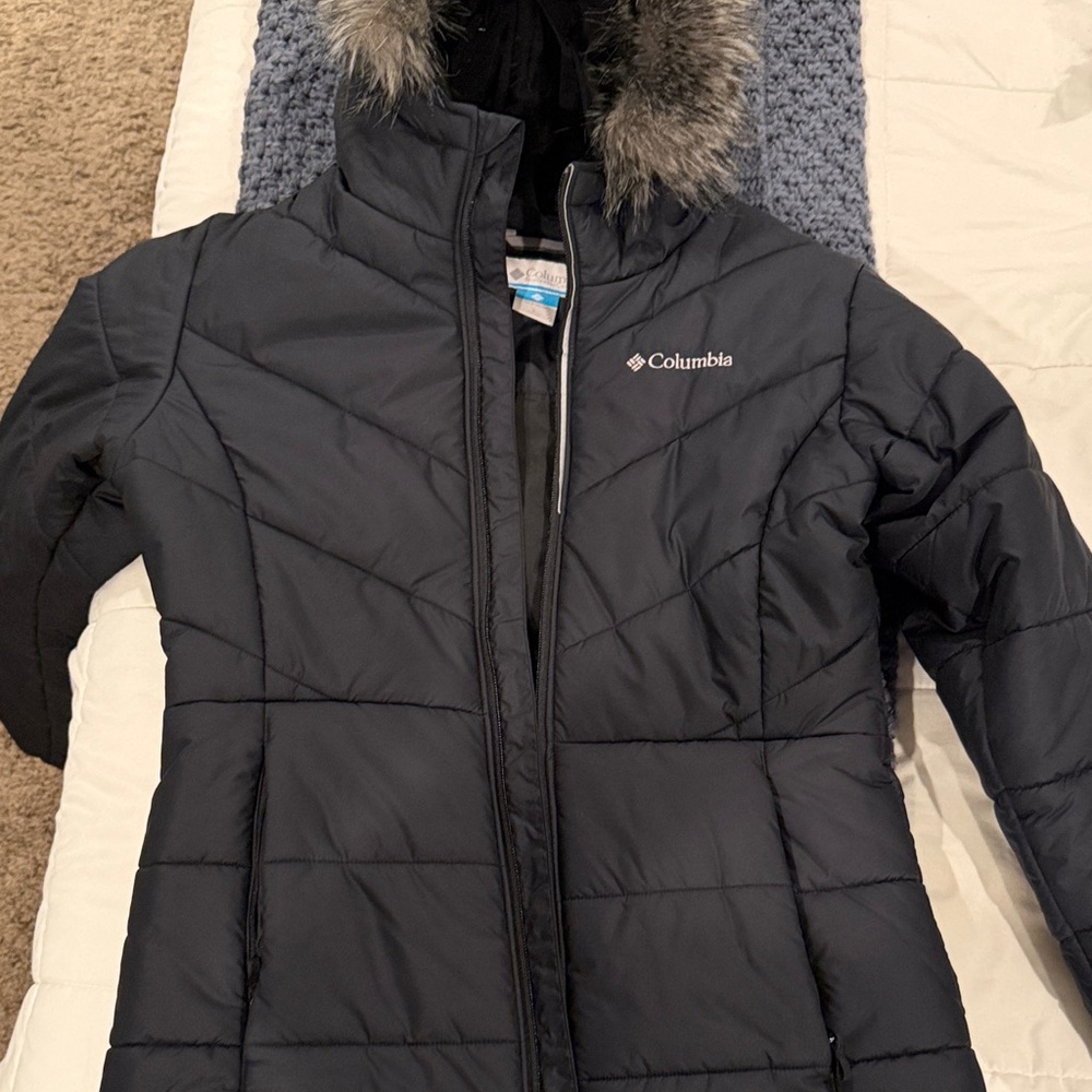 Columbia Dark Blue Jacket with Faux Fur Hood